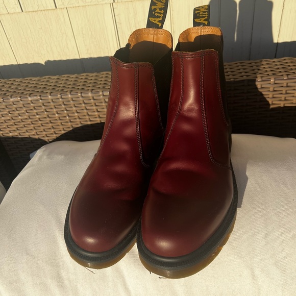 Dr. Marten Chelsea Boot in Oxblood Red - Picture 2 of 4